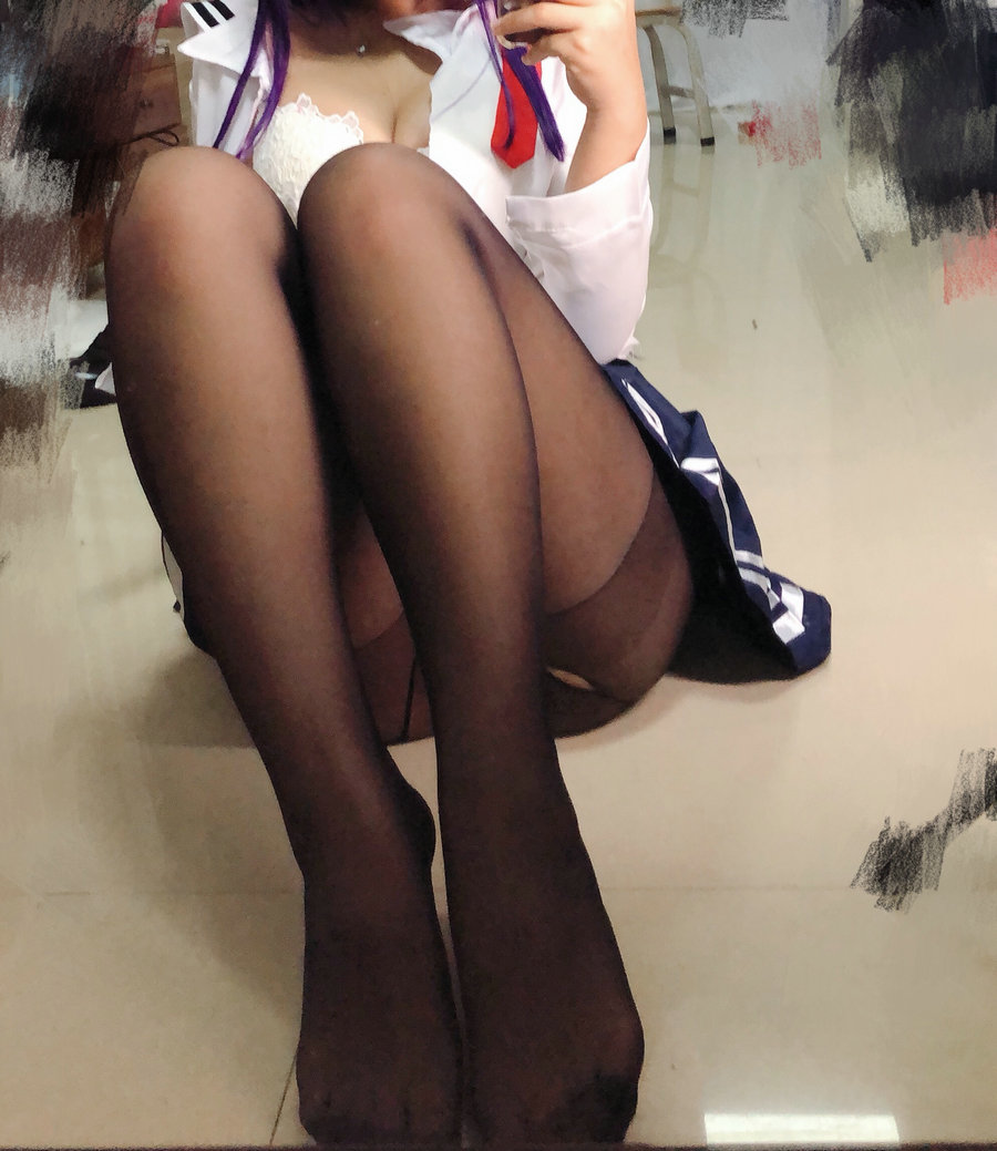 萌系小姐姐-白烨- - 学姐校服 [26P-58MB]