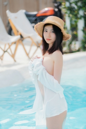 Nnian - 夏日限定泳池 [34P-437MB]